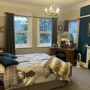Seaside-scarborough-wifi-parking-petsok-sleeps-7 8 Holiday home Scarborough