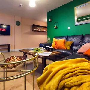 Duplex In Leeds With King Size Bed - Long Rates Available Apartment Leeds (West Yorkshire)